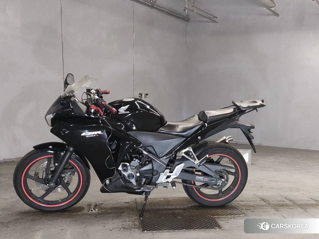 Проданный Honda CBR250R 2013 из Японии, фото 2