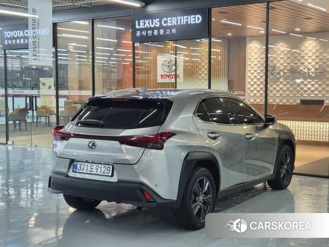 Lexus UX300h id 4629929 из Кореи 11