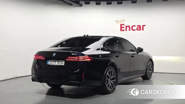 BMW 5 Series (G60) id 3359372 из Кореи 12