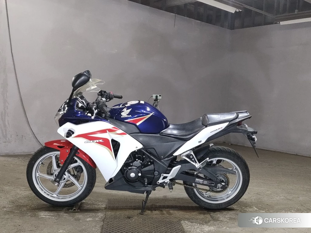 Проданный Honda CBR250R 2011 из Японии