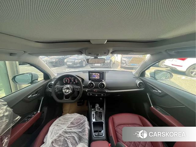 Audi Q2L 2025 Темно-серый из Китая, фото 2