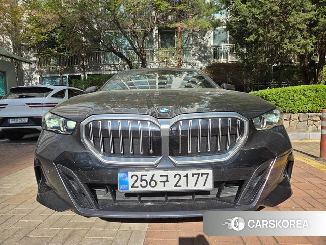 BMW 5 Series (G60) id 3981986 из Кореи 8