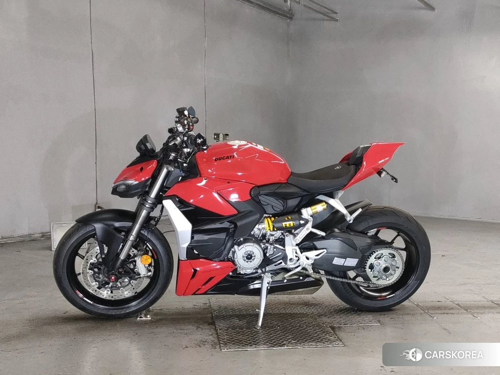 Проданный Ducati STREETFIGHTER V2 2022 из Японии