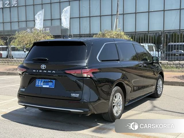 Toyota Saina 2022 Черный из Китая, фото 2