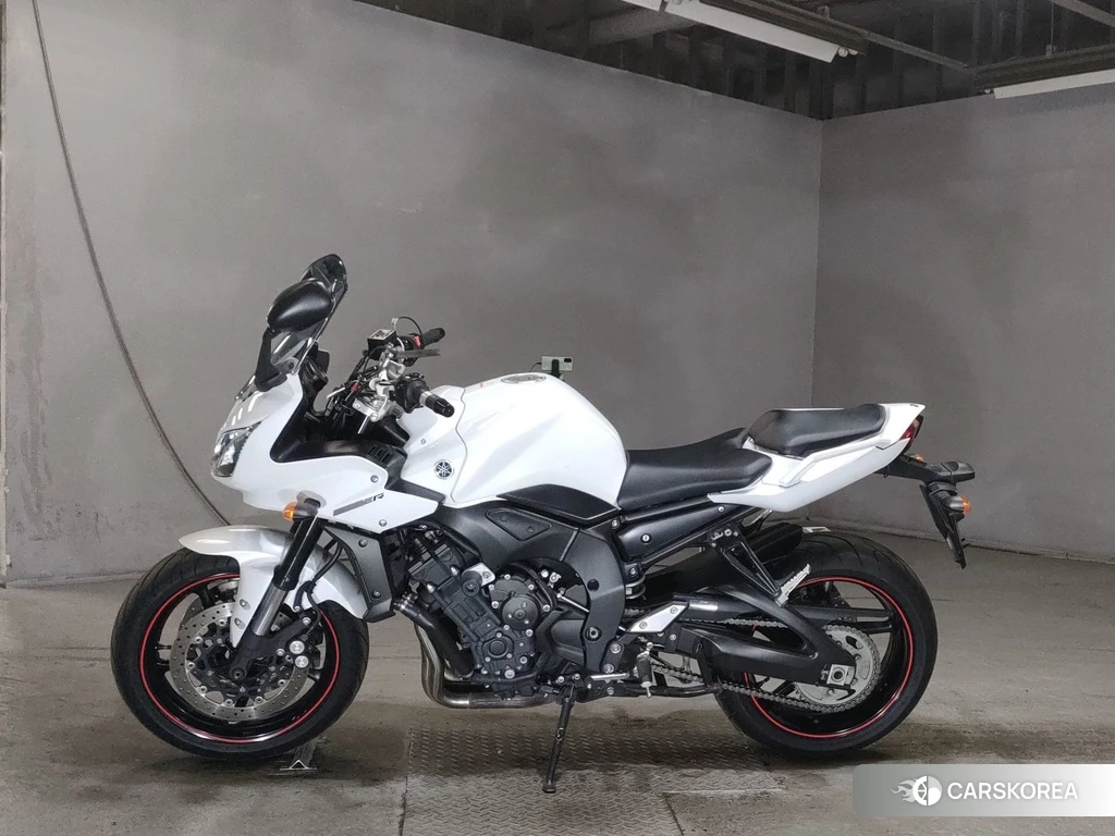 Проданный Yamaha FZ1 FEATHER 2011 из Японии, фото 2