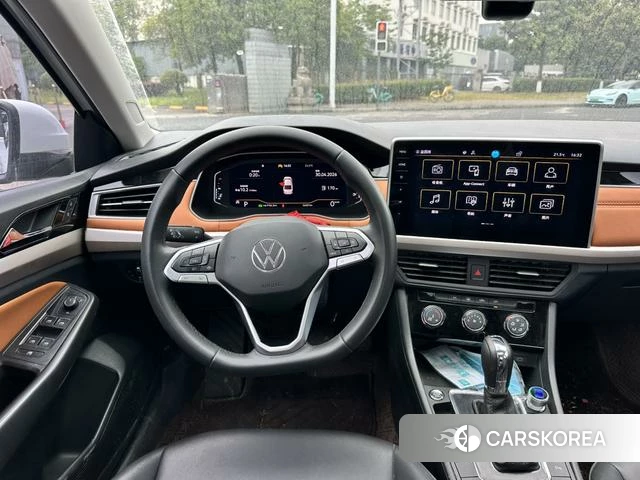 Volkswagen Bora 2023 Белый из Китая, фото 2