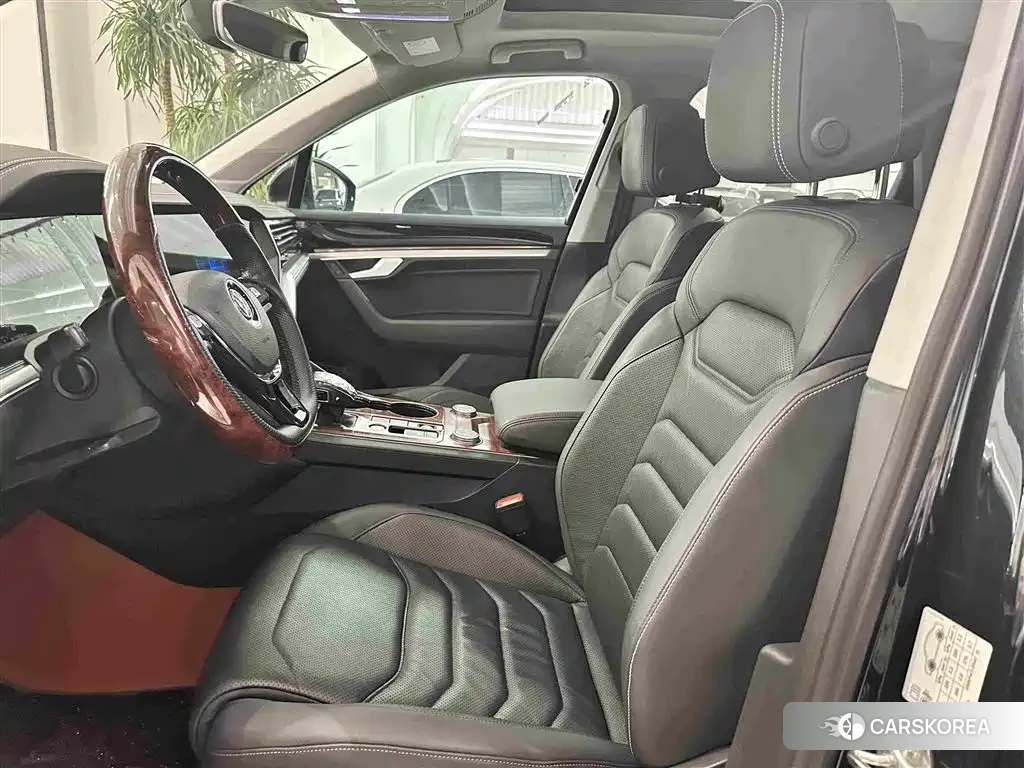 Volkswagen Touareg id 4546571 из Китая 12