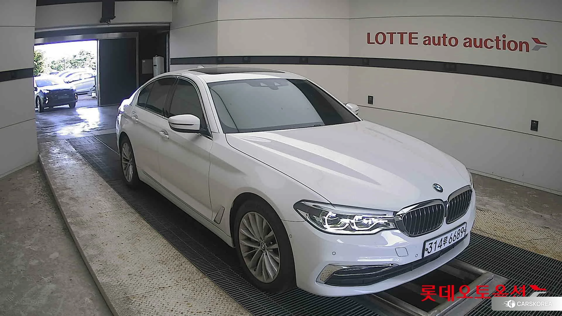 BMW  530i Luxury id 4902319 из Кореи 12