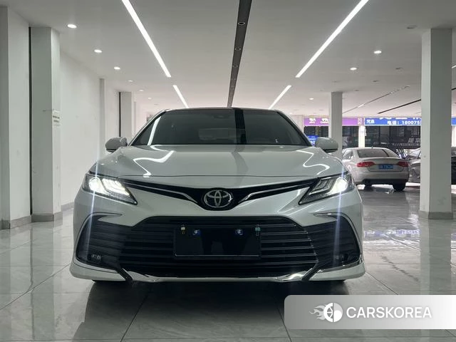 Toyota Camry 2023 Белый из Китая, фото 5
