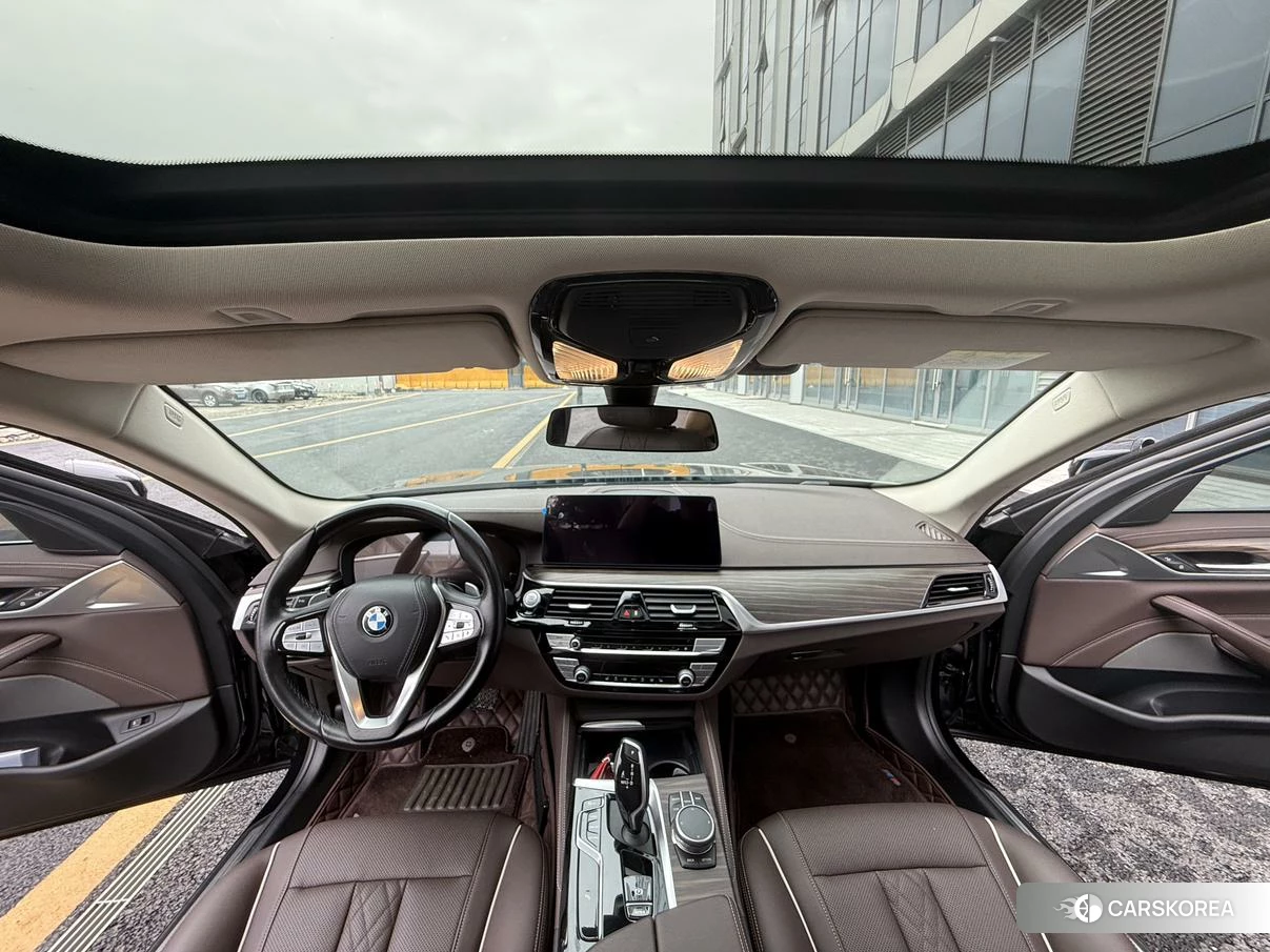 BMW 5 series 2020 Черный из Китая, фото 2