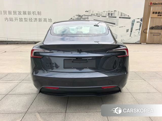 Tesla Model 3 2026 Темно-серый из Китая, фото 5