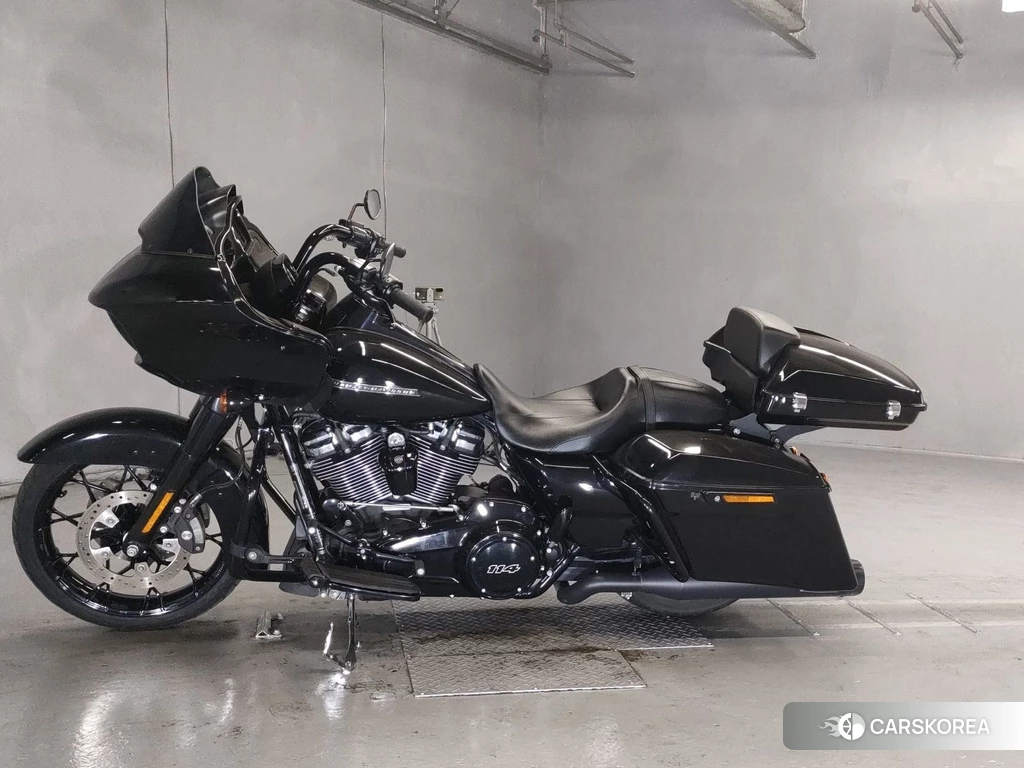 Проданный Harley-Davidson Road Glide FLTRXS1870 2020 из Японии