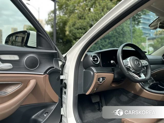 Mercedes-Benz E-class id 4212624 из Китая 11