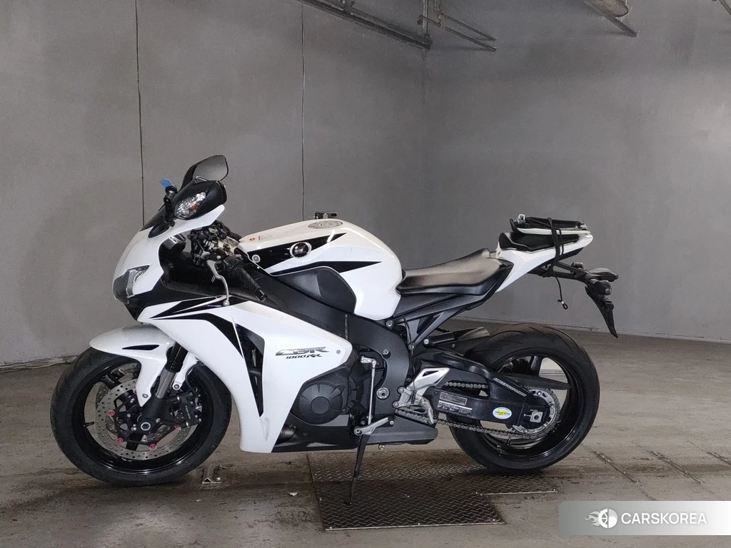 Проданный Honda CBR1000RR 2010 из Японии, фото 2