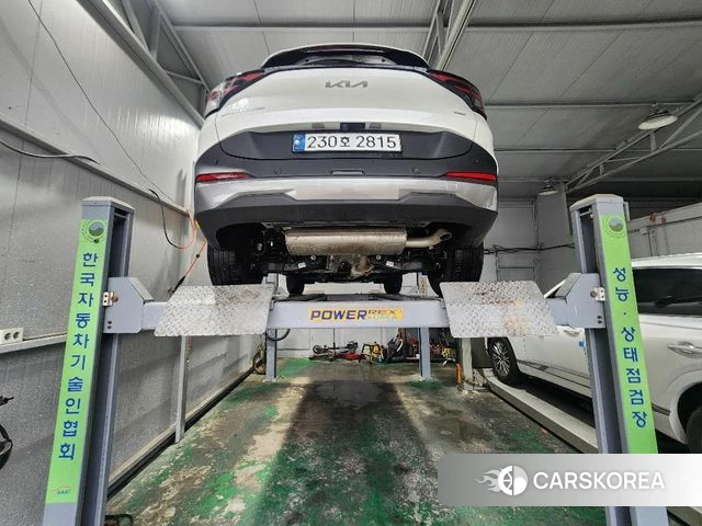 Kia The New Sportage 5th Generation Hybrid 2025 Белый из Кореи, фото 2