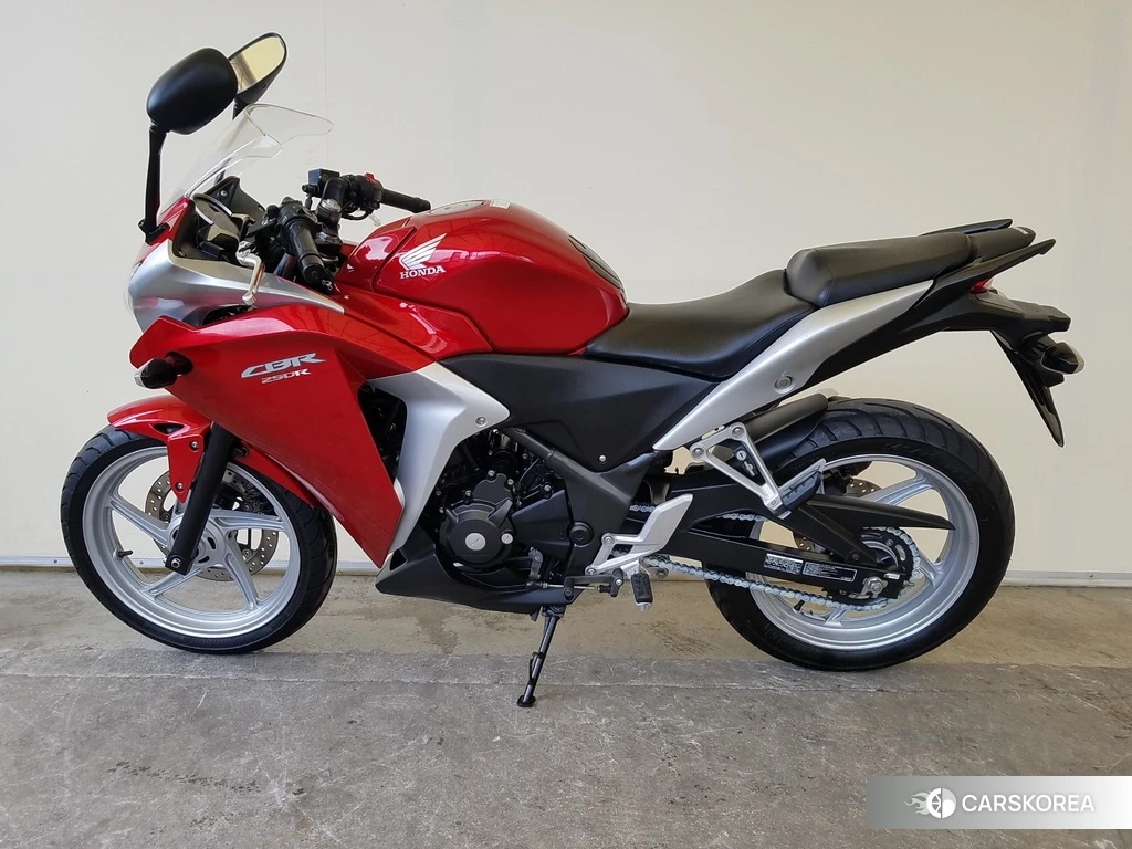 Проданный Honda CBR250R 2011 из Японии