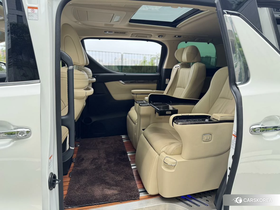 Toyota Alphard id 4461280 из Китая 12