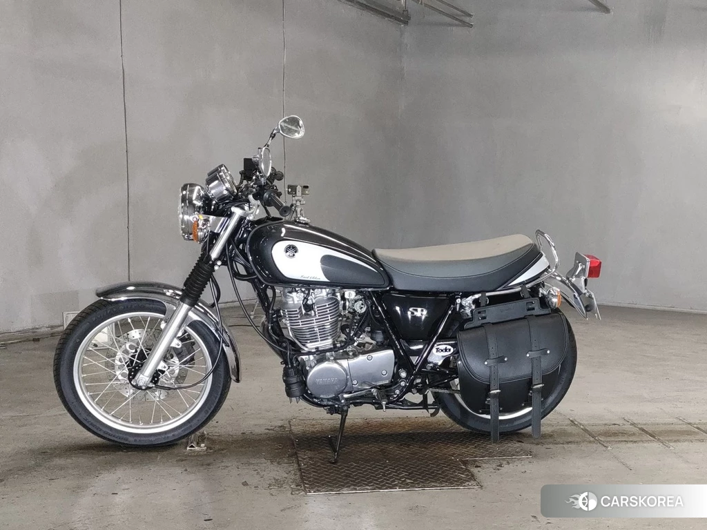 Проданный Yamaha SR 400 2021 из Японии, фото 2