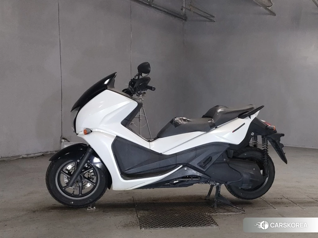 Проданный Honda PHASE 2011 из Японии, фото 2