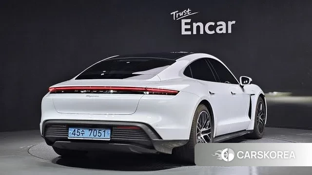 Porsche Taycan id 3654230 из Кореи 12