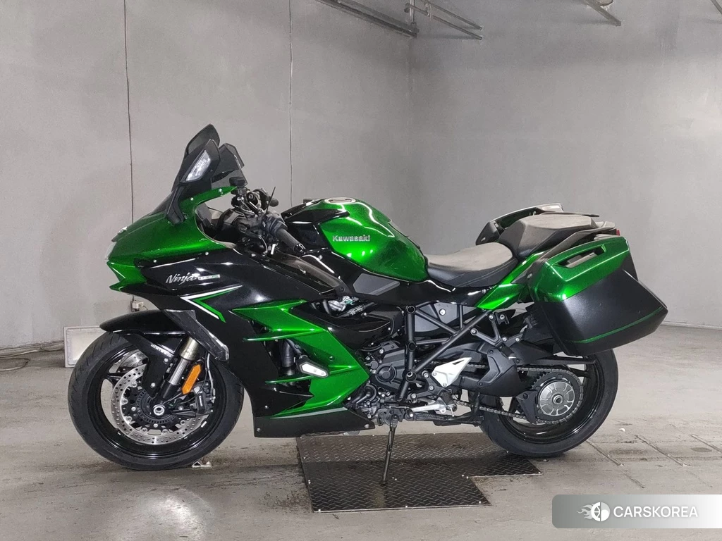 Проданный Kawasaki NINJA H2 SX 2022 из Японии