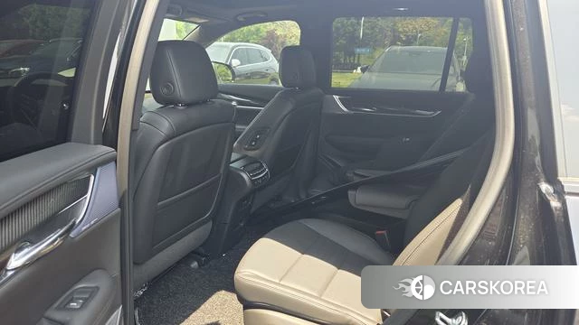 Cadillac XT6 2025 Черный из Китая, фото 2