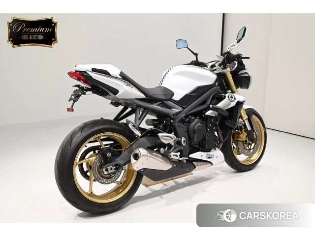 Проданный Triumph STREET TRIPLE 2013 из Японии, фото 2