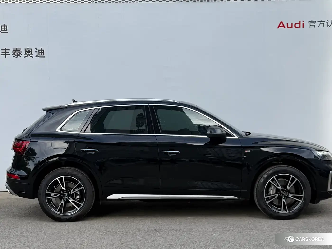 Audi Q5L 2025 Черный из Китая, фото 4