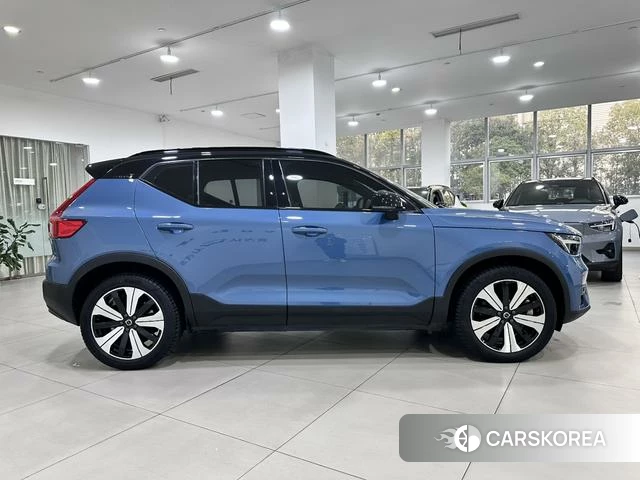 Volvo XC40 EV id 3908744 из Китая 9
