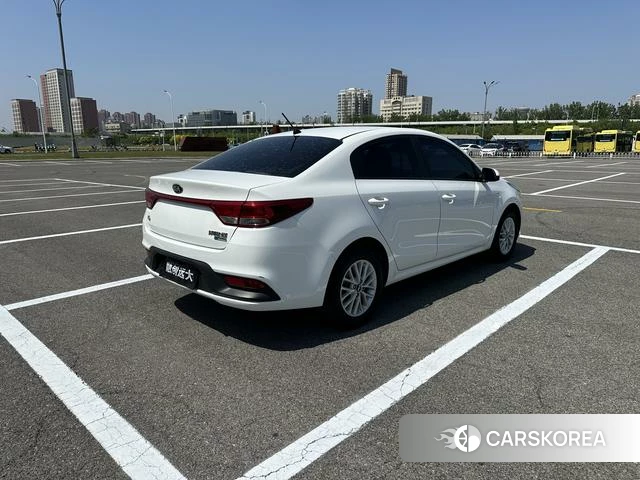 Kia K2 2021 Белый из Китая, фото 2
