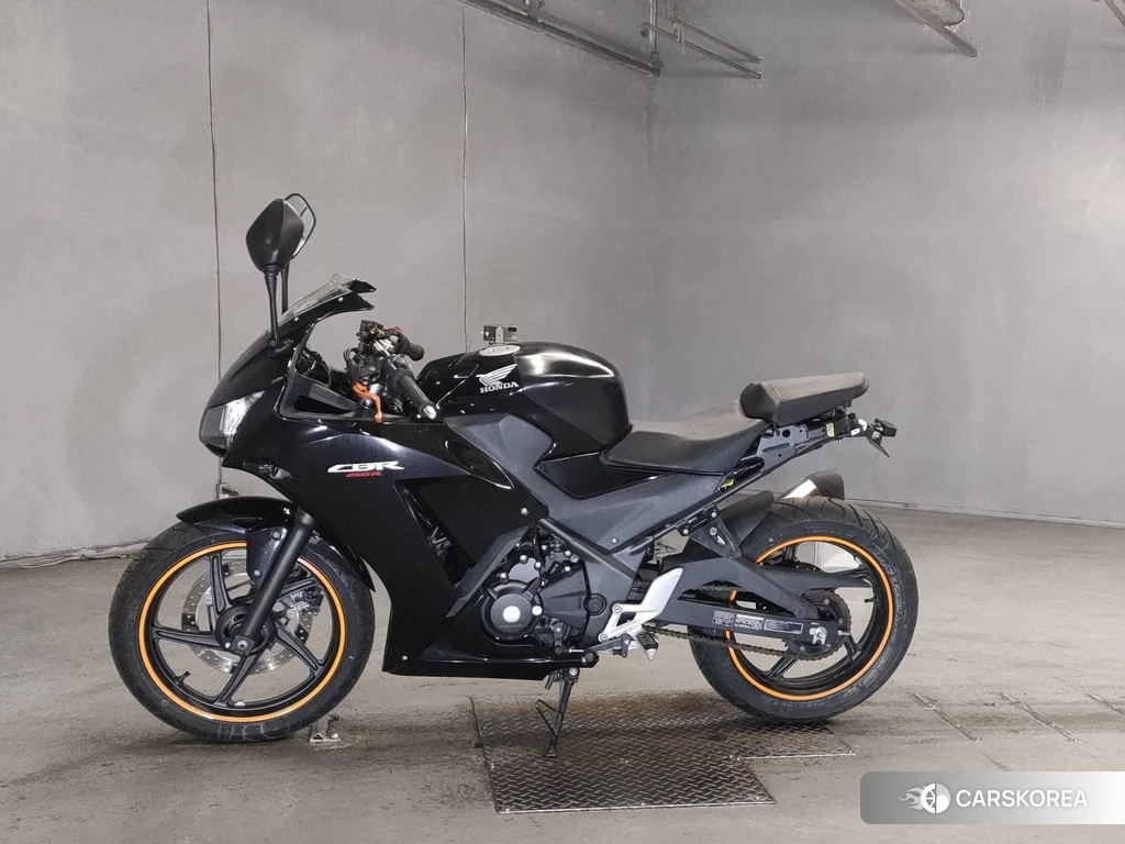Проданный Honda CBR250R 2016 из Японии, фото 2