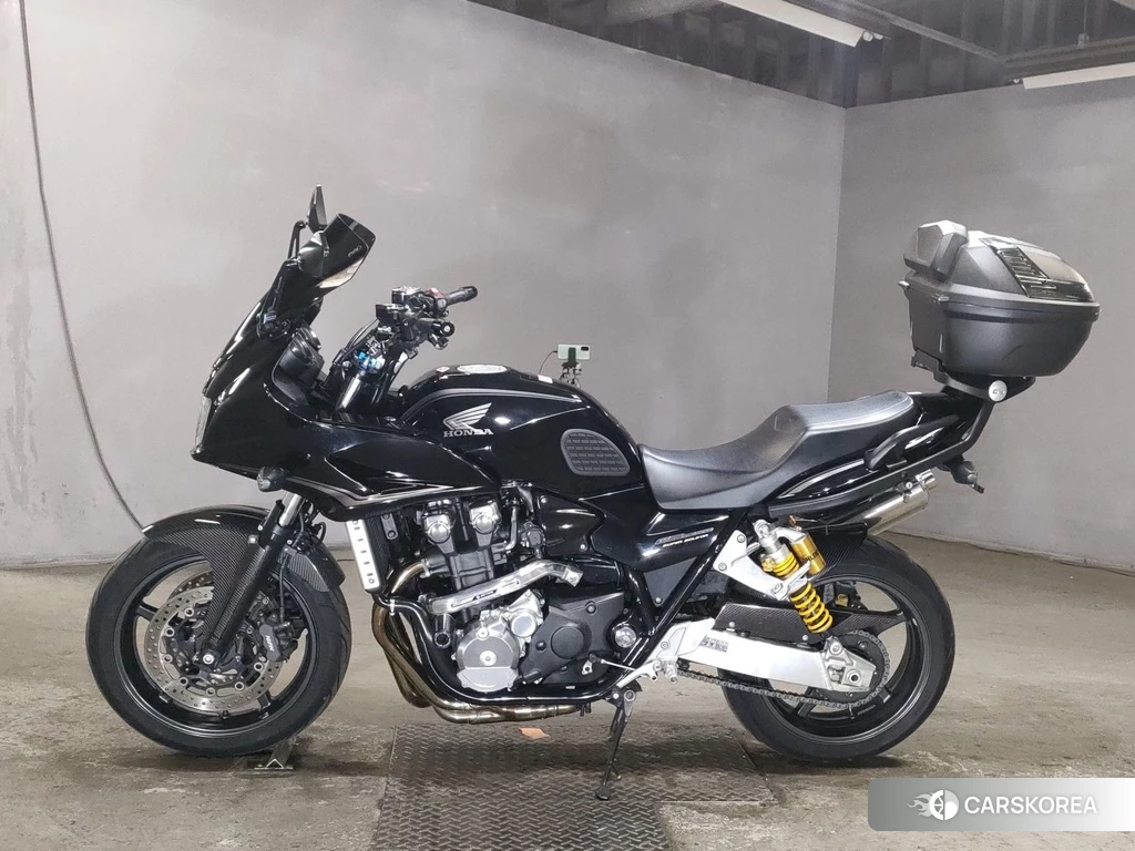 Проданный Honda CB1300SF BOLDOR 2010 из Японии, фото 2