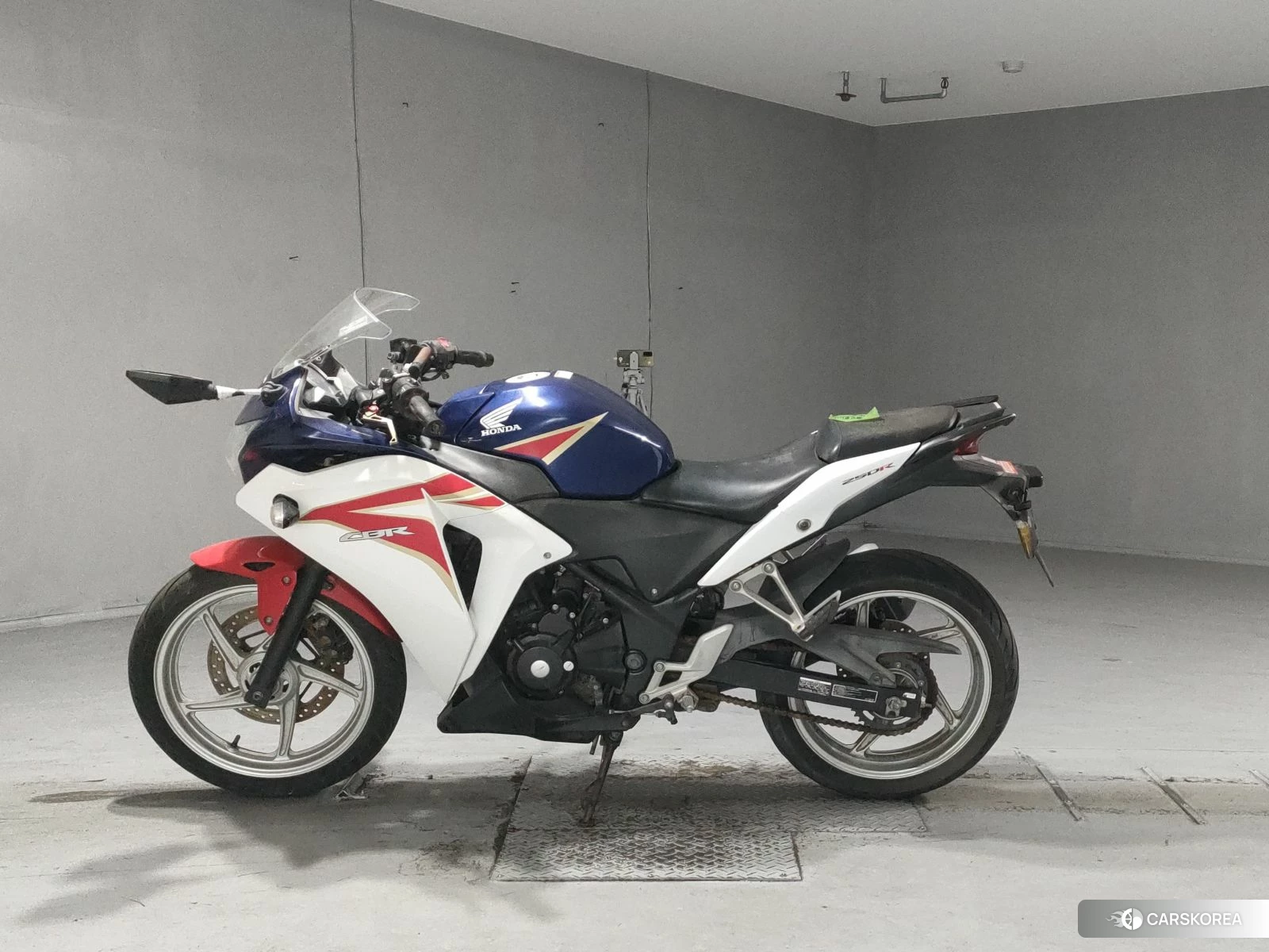 Проданный Honda CBR250R 2011 из Японии, фото 3