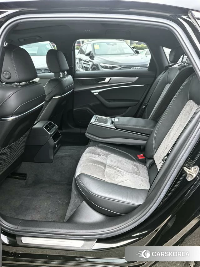 Audi A6L 2021 Черный из Китая, фото 4