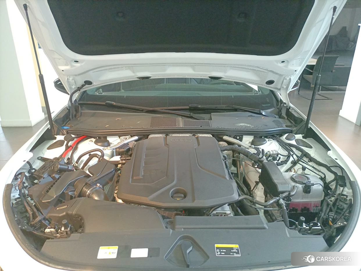 Audi A5L id 4440873 из Китая 8