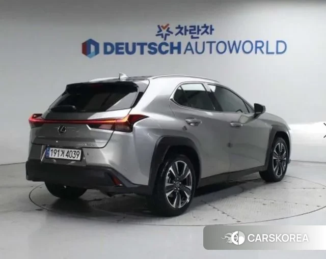 Lexus UX250h id 3052851 из Кореи 12