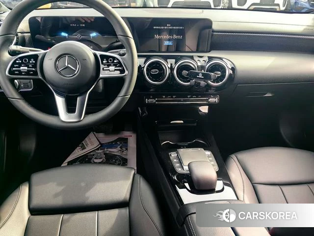 Mercedes-Benz Class A 2023 Белый из Китая, фото 4