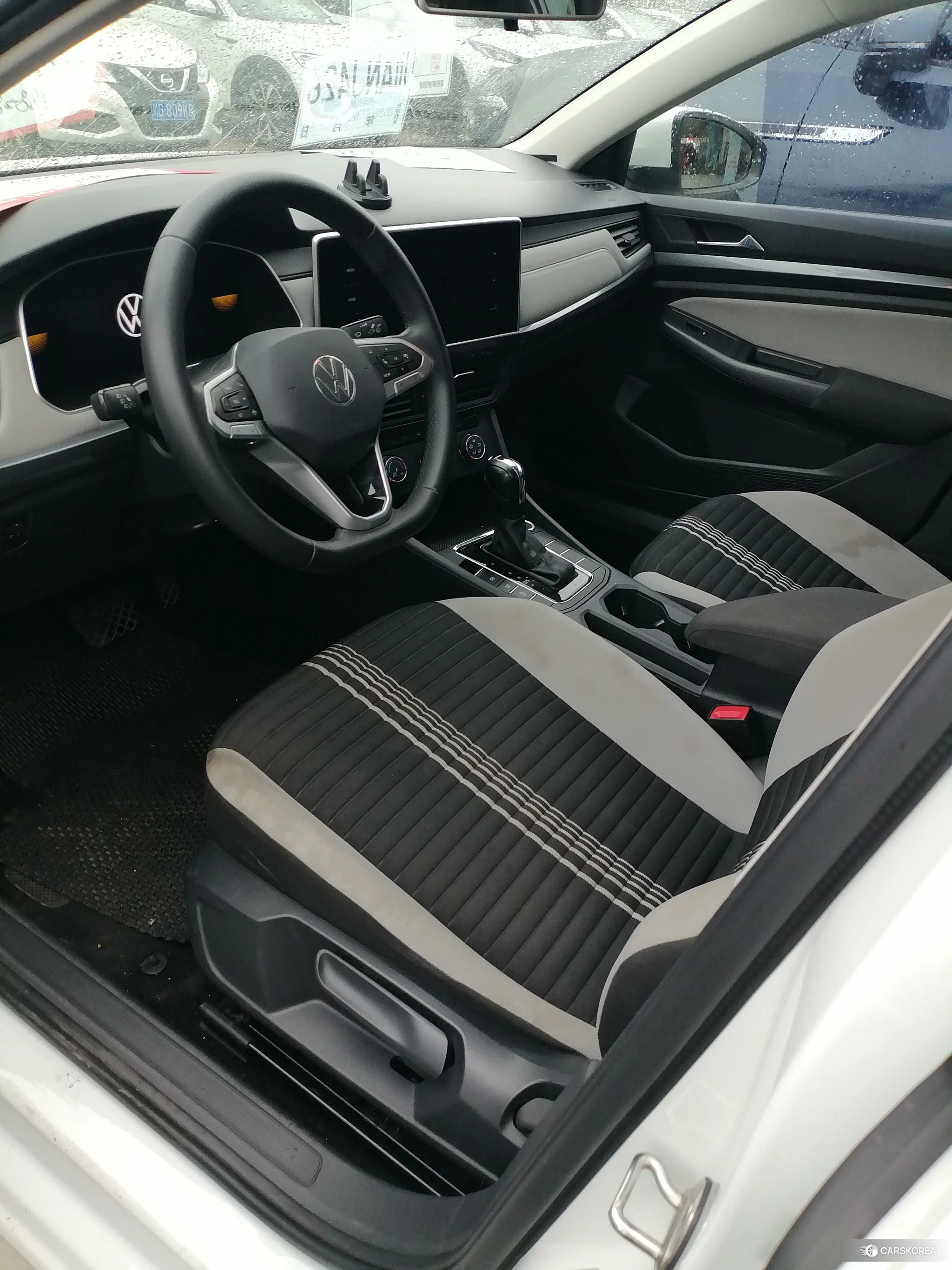 Volkswagen Bora 2024 Белый из Китая, фото 3