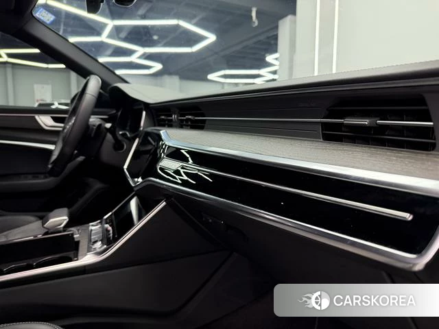 Audi A6L id 4329196 из Китая 8