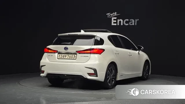 Lexus CT200h id 3611636 из Кореи 12