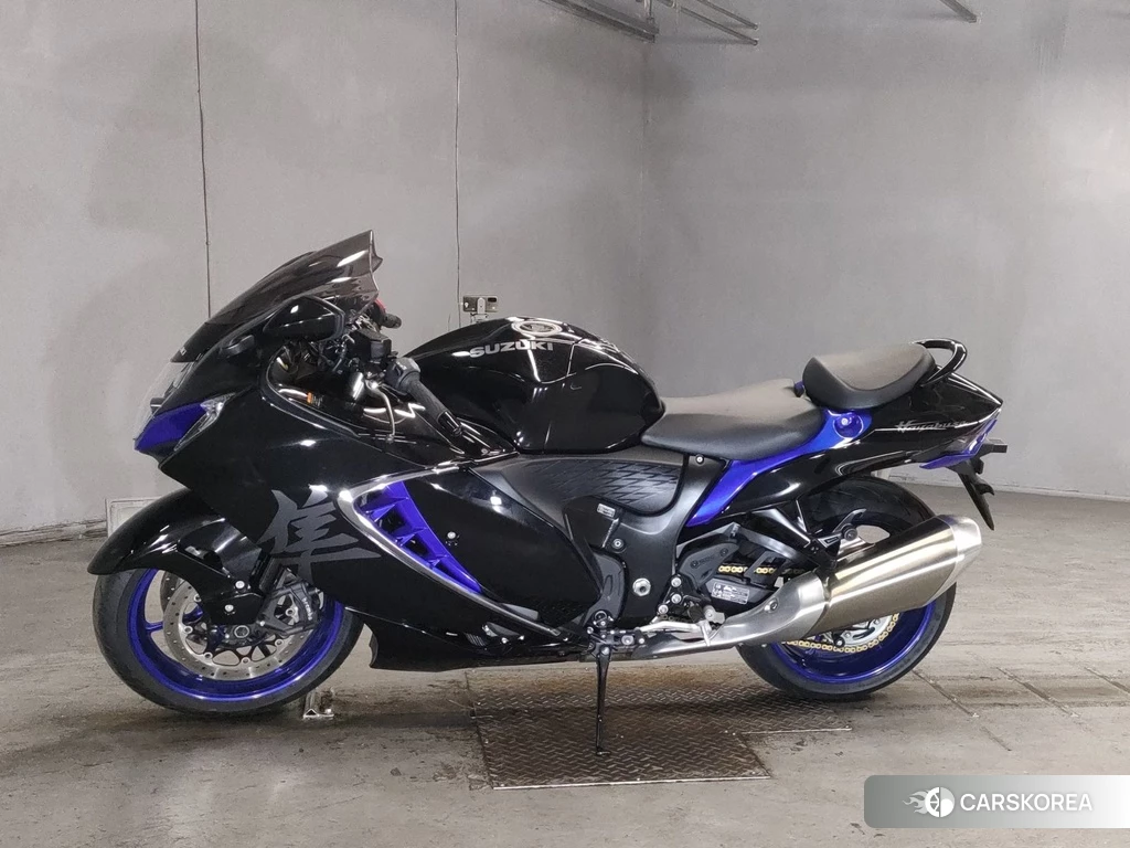 Проданный Suzuki GSX1300R HAYABUSA 2023 из Японии, фото 2