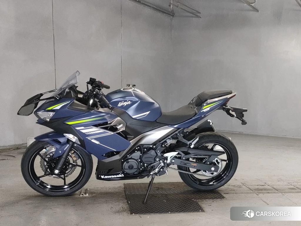Проданный Kawasaki NINJA 400 2022 из Японии