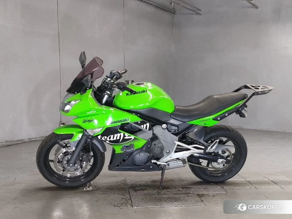 Проданный Kawasaki NINJA 400R 2011 из Японии