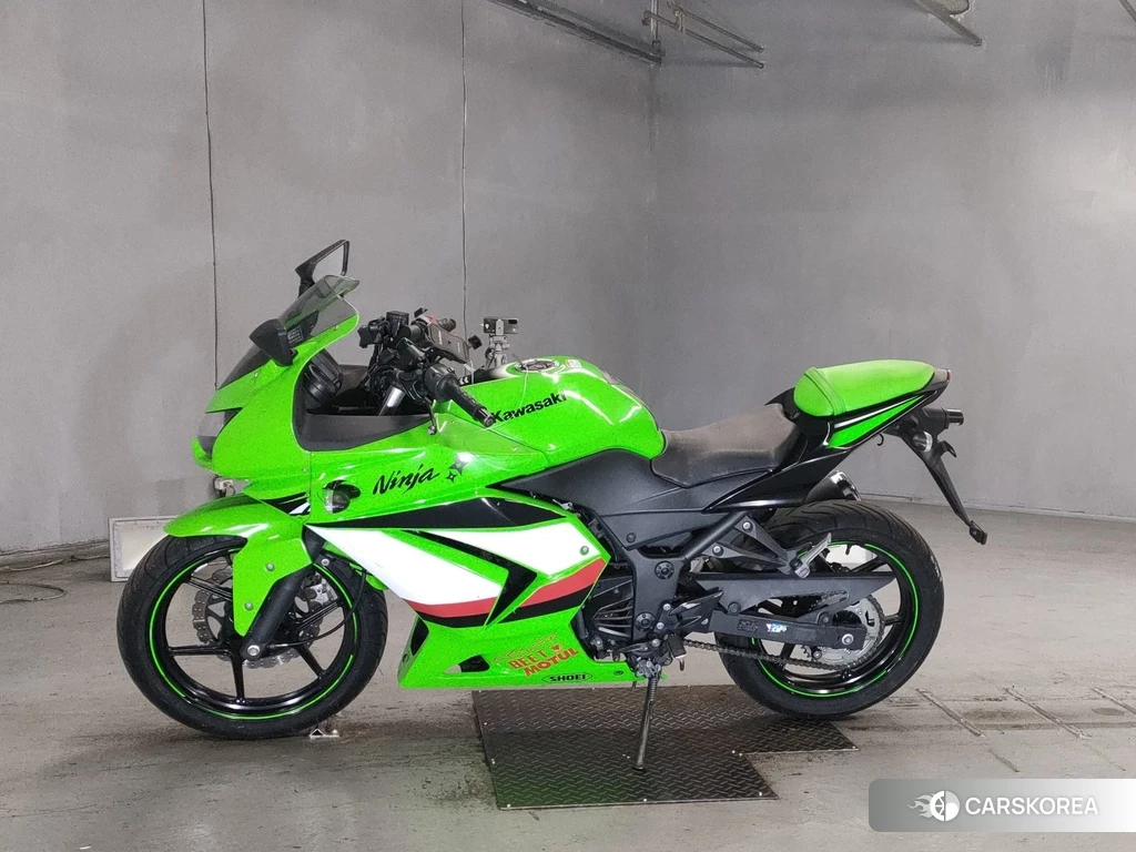Проданный Kawasaki NINJA 250R id 4170707 из Японии