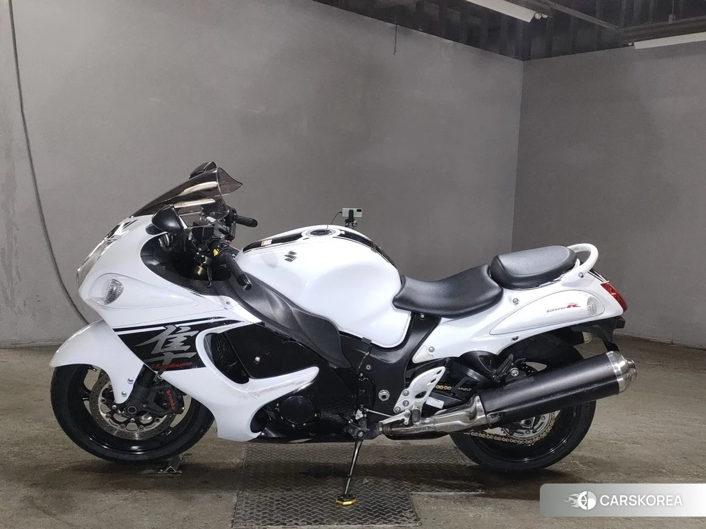 Проданный Suzuki GSX1300R HAYABUSA 2017 из Японии, фото 2