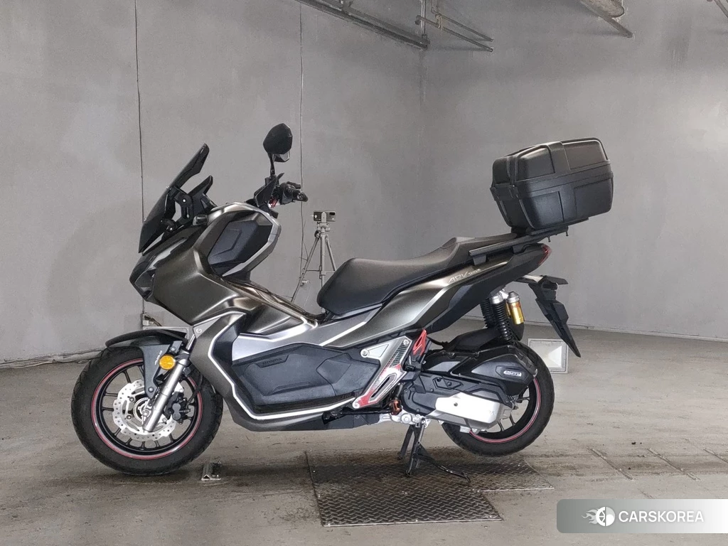 Проданный Honda ADV150 2019 из Японии, фото 2