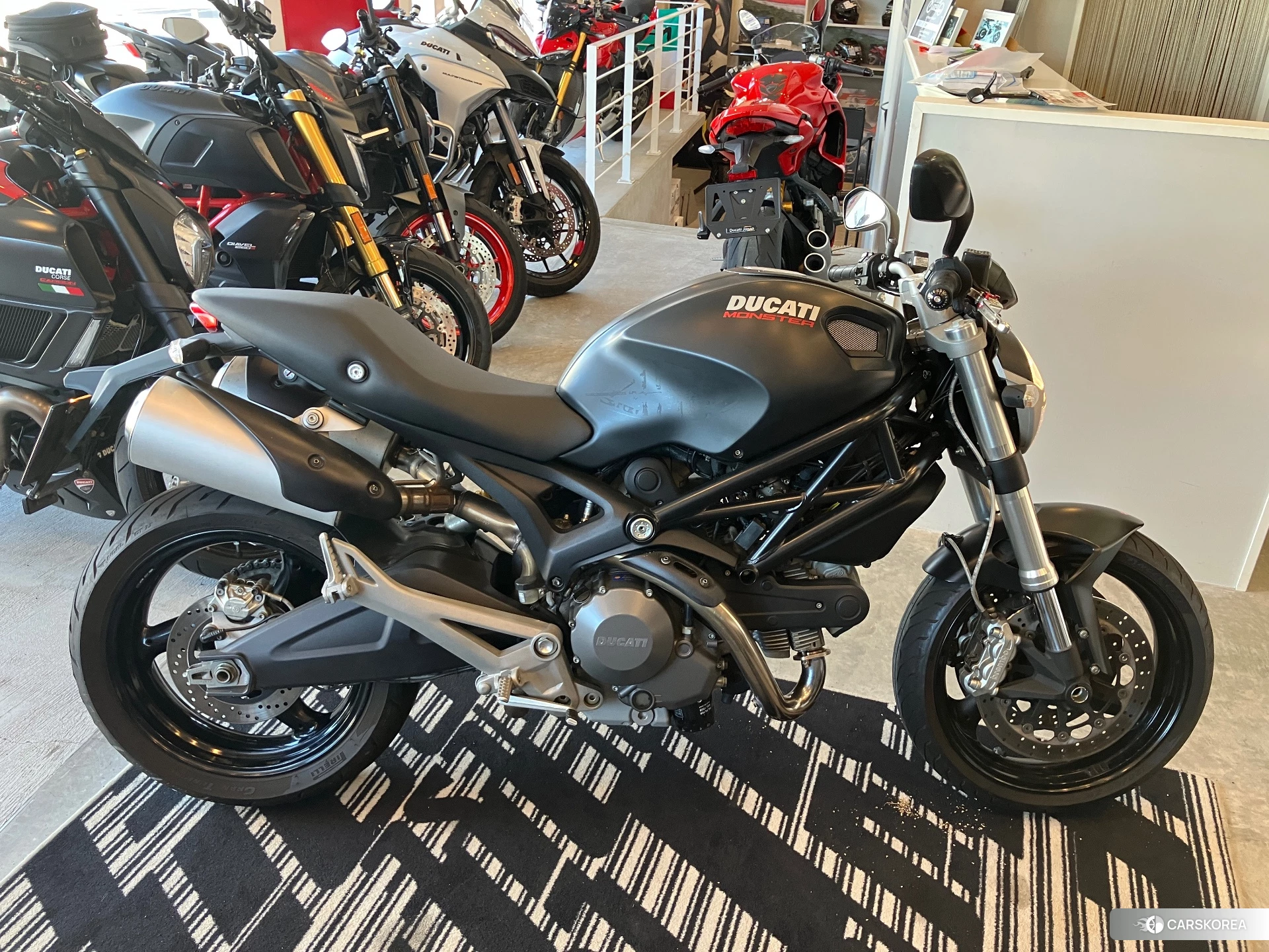 Проданный Ducati MONSTER 696 2012 из Японии