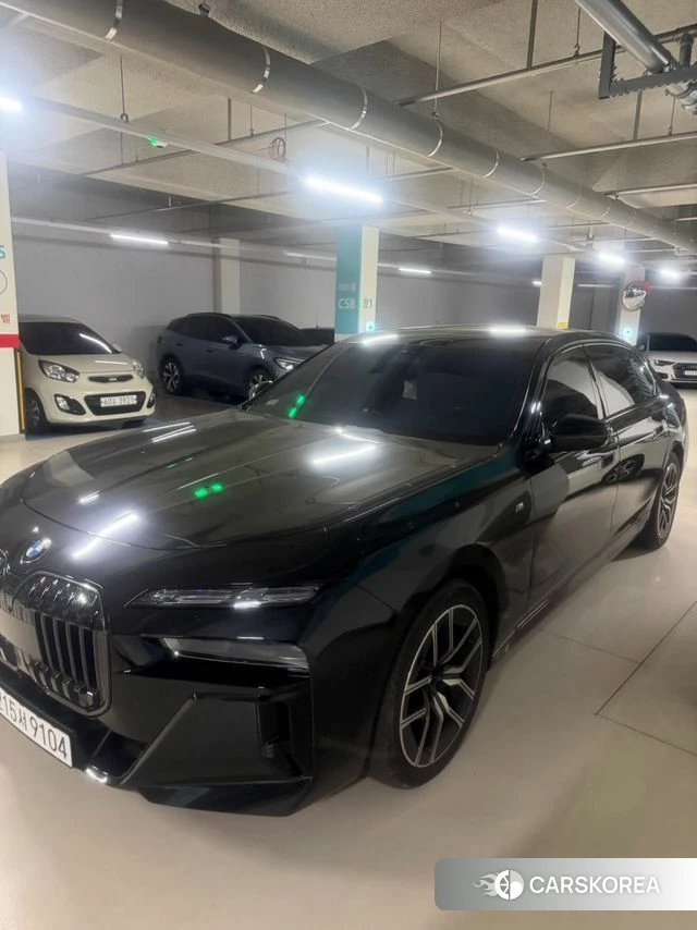 BMW 7 Series (G70) 2024 Черный из Кореи, фото 2