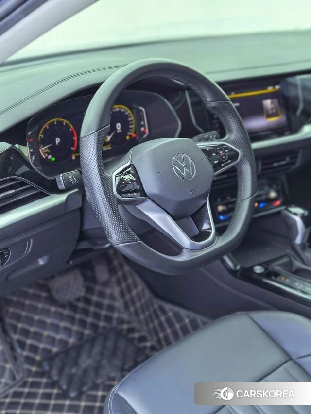 Volkswagen Passat id 4258572 из Китая 12