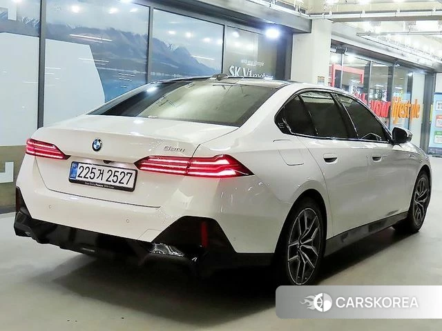 BMW 5 Series (G60) id 4279809 из Кореи 12
